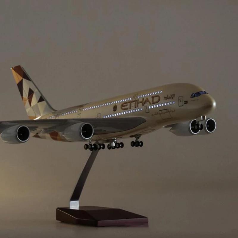 1/160 Scale Airplane 50.5cm A380 Etihad Airways Model With Light and Wheel Resin Plane Model Ornament Display Collection Gift