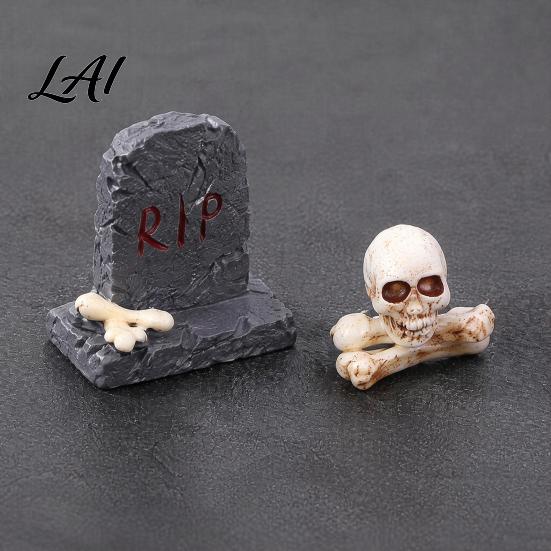Small Horror Statue Decor Halloween Miniature Resin Ornaments Micro Landscape Desktop Decor Secret Room Scenery Scene Accessories for Fish