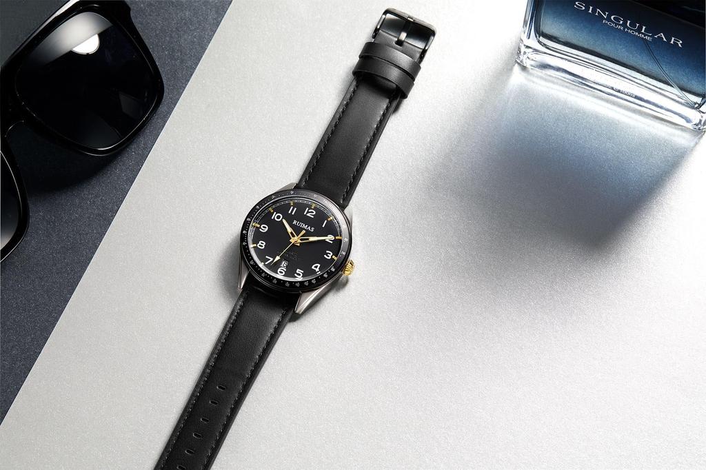 Fashion Quartz Watch with Black Leather Strap and Silver Gray Waterproof Watch Men's