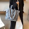 Damen Herbst Winter Weiche Handtasche Karierte gesteppte Umhängetasche Fashi Puffy Tragetasche einfarbig Große Kapazität Henkeltasche
