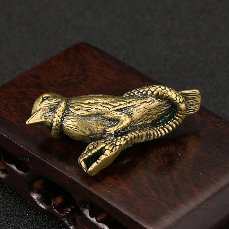 Copper Bird Was Entangled By A Snake Small Ornament Antique Brass Animal Miniatures Figurine Home Decor Desktop Decoration