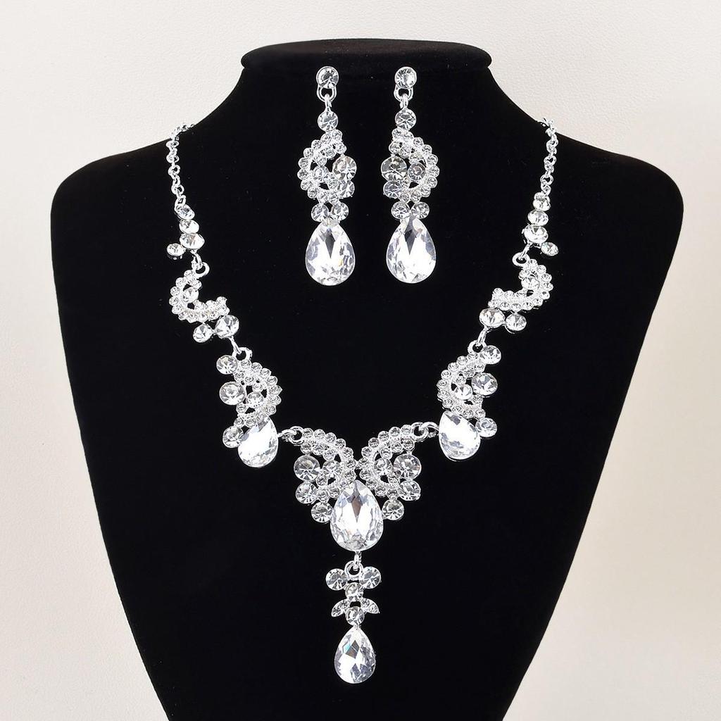 Elegant European & American Alloy Necklace Set - Versatile Bridal & Evening Jewelry