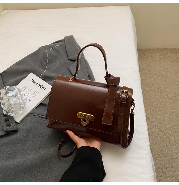 

Премиальная женская сумка-мессенджер на цепочке для通勤 2025 новая сумка из кожи с масляной восковой пропиткой универсальная наплечная сумка