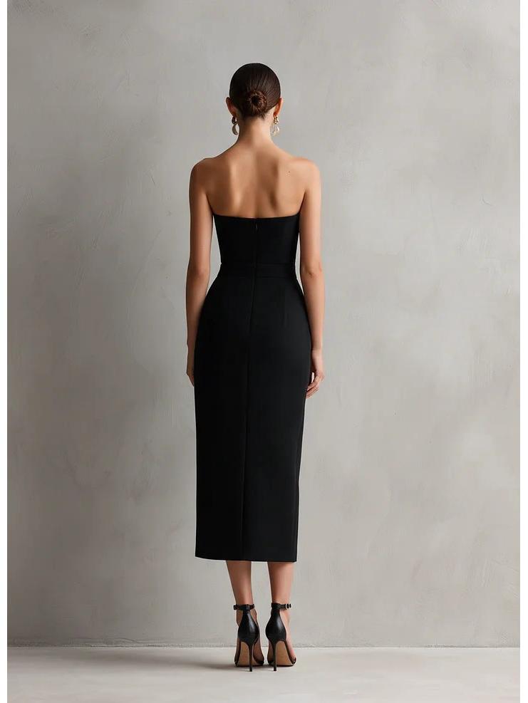 Luxuriöses trägerloses Midi-Kleid für Damen mit Taillenbetonung, Schlitz und Taschen - Perfekt für formelle Partys und Bankette.