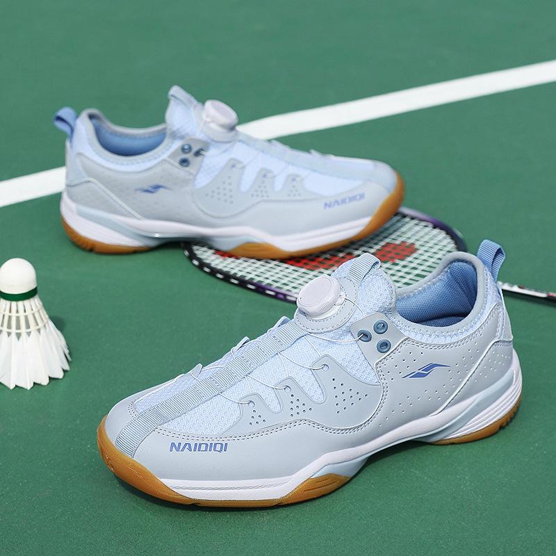New Badminton Shoes Male and Female Students Breathable Sports Shoes Professional Shock Absorption Volleyball Shoes Tennis Shoes Comprehensive Trainin