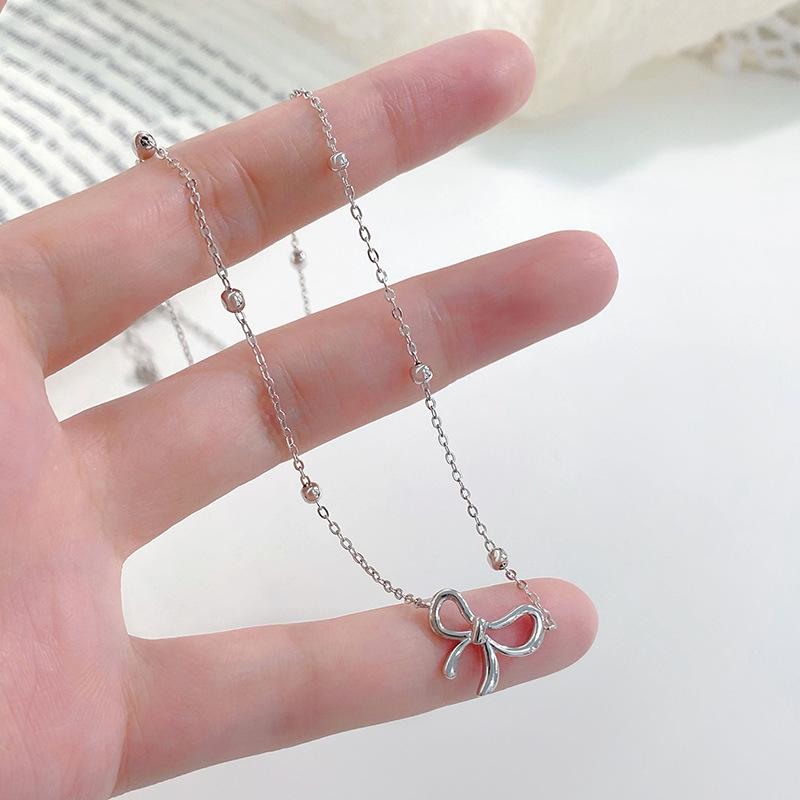 Versatile Bow Necklace for Women, Minimalist and Niche, High-end Design, Fresh Collarbone Chain