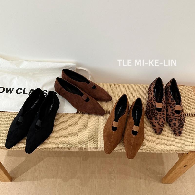 French wedge heel pointed head deep mouth single shoes women's 2025 autumn and winter elastic one pedal foreign fashion shoes young women's shoes tide