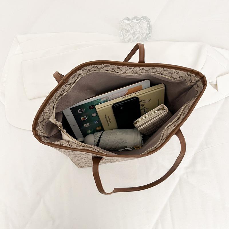 Simple and Fashionable Large-capacity Bag Women's Tide Six Women's Tote Bag Commuter Large-capacity Shoulder Bag