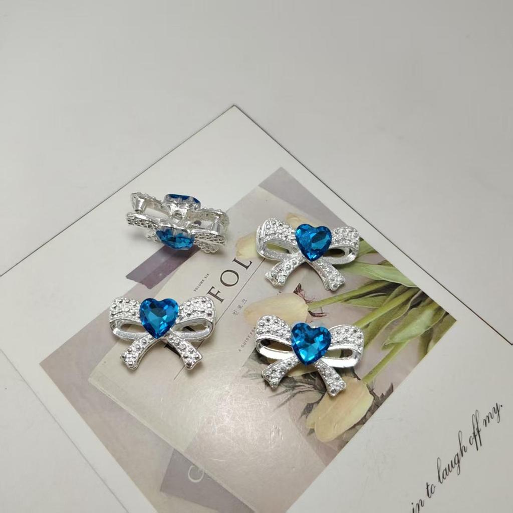 Electroplated Alloy Double-Sided Bow Tie Jewelry with Rhinestone Inlay