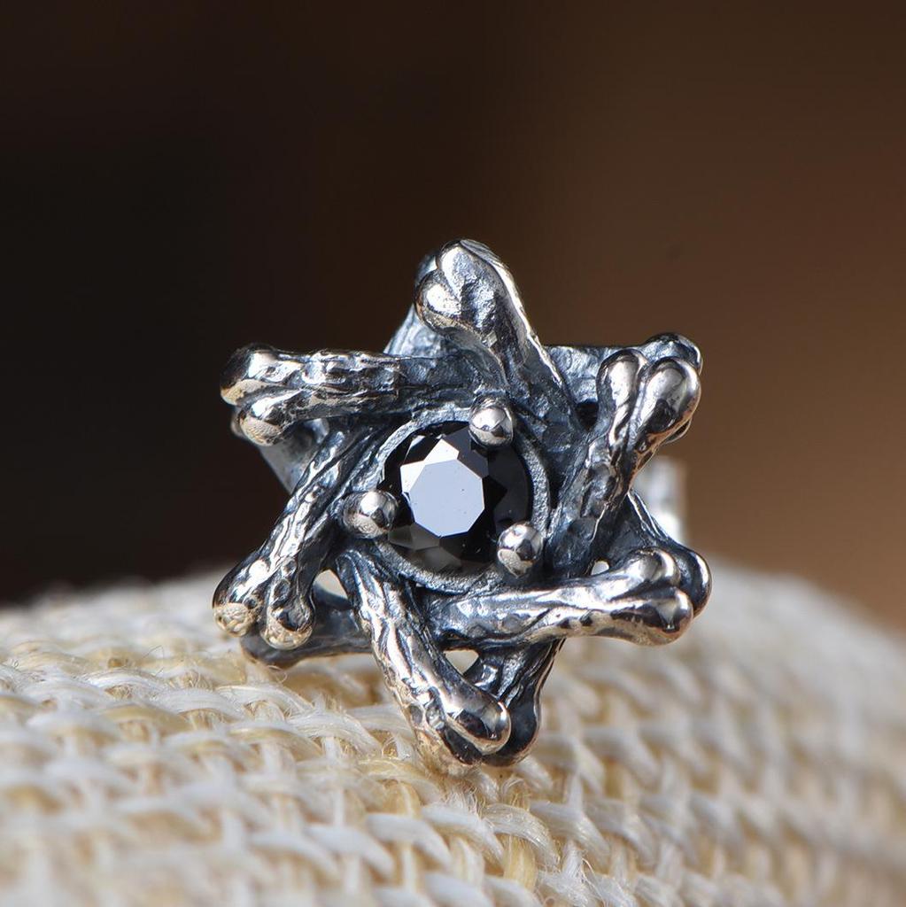 Men's Trendy Black Six-Pointed Star Stud Earrings - Vintage Ear Jewelry