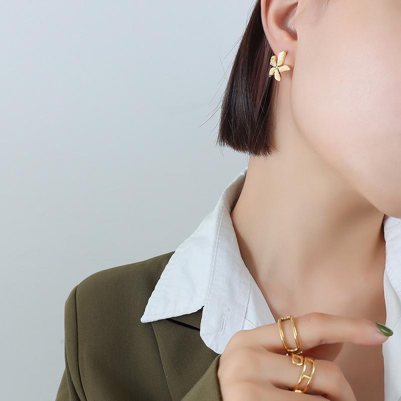 18K Gold Plated Retro French-Inspired Petal Embossed Earrings