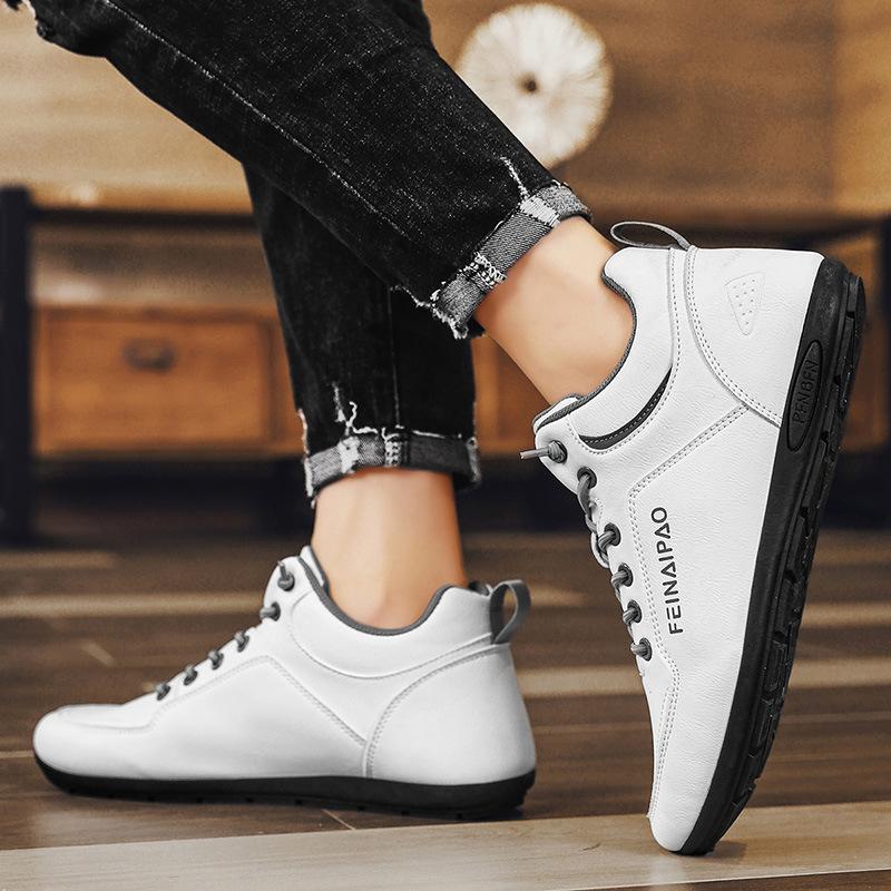 Autumn and winter new mid-top casual shoes for men, one pedal for wear-resistant jogging, leather surface trendy men's shoes
