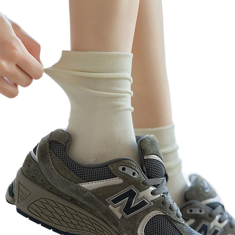 Women's Antibacterial Odor-Resistant Mid-Calf Cotton Scrunch Socks - Black & White, Postpartum Friendly, Spring/Autumn Style