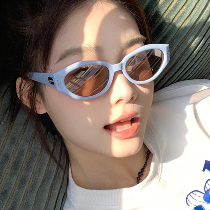 2024 Vintage Cat Eye Women Luxury Sunglasses Fashion Brand Designer Shades UV400 Men Trending Punk Rivets Sun Glasses