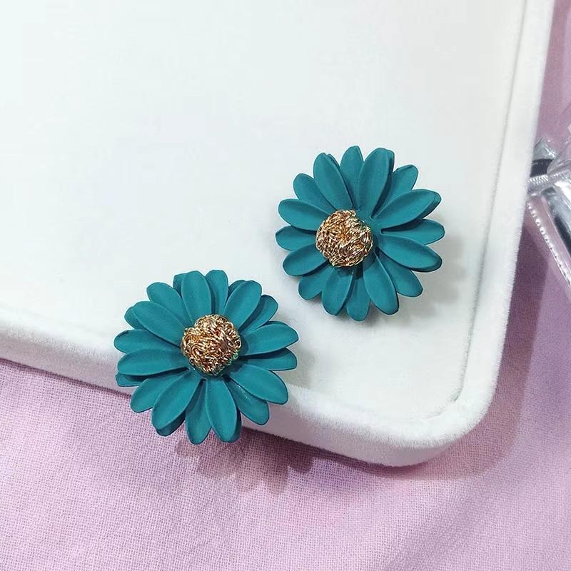 Green Crystal Women's Dangle Earrings Metal Square Pendants C-shaped Hollow Bowknot Hanging Earrings for Female