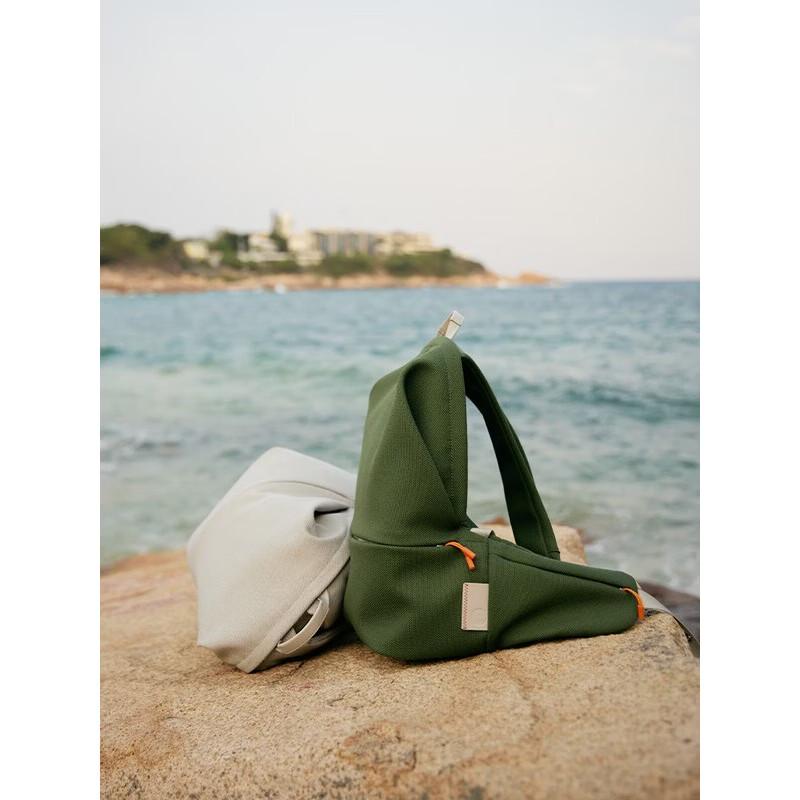 ITO Unisex Outdoor Hiking & Travel Backpack