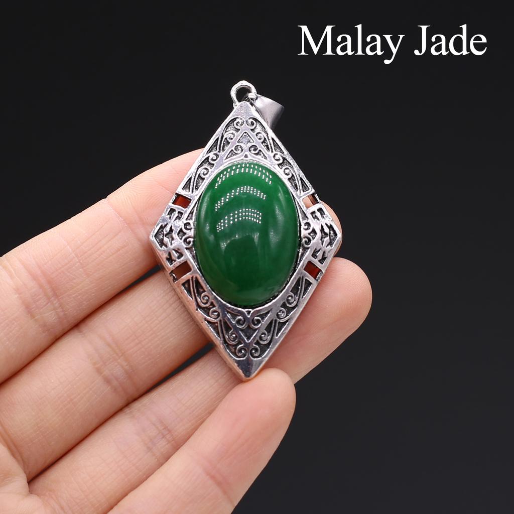 1 Stück, Reiki Heilkristall Anhänger, Europäischer und Amerikanischer Stil Handgefertigt Rhombus Naturstein Quarz Amethyst Edelstein Charms zur Schmuckherstellung DIY