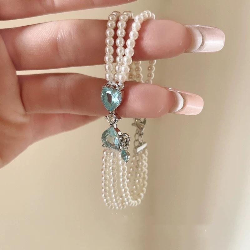 French Temperament Multi-Layer Pearl Butterfly Bracelet Women Niche Design Simple Versatile Splicing Chain Banquet Jewelry Gift