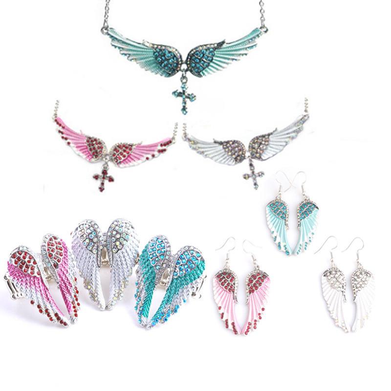 Collana con Ali d'Angelo e Ciondolo a Croce per Donna Moda