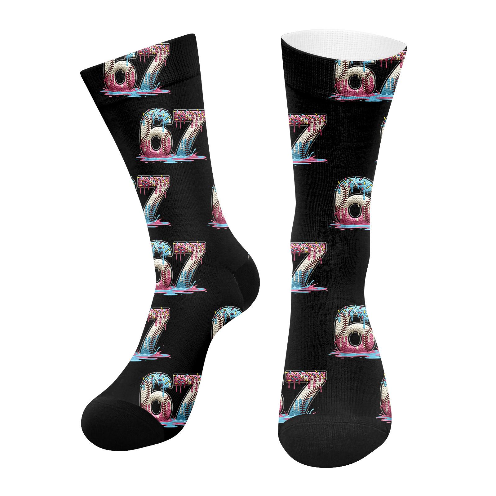 

Принтованные носки — это удобные хлопковые носки, носки унисекс и необычные носки для повседневной носки. One Size