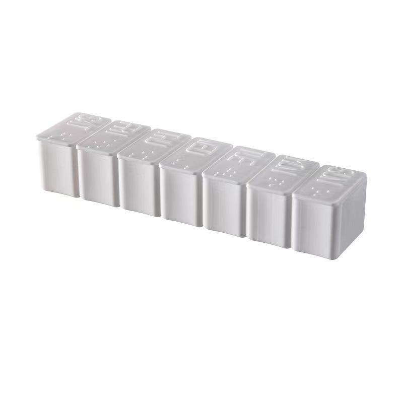

Compact Medical-Grade 7-Grid Pill Dispenser 13.2 x 3.3 x 2.5 cm