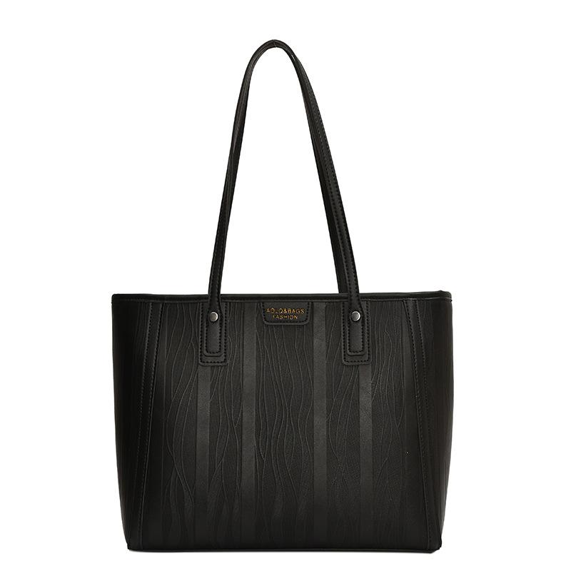 

Сумка большой вместимости женская весна-лето 2025 новая повседневная универсальная сумка через плечо трендовый зарубежный стиль подмышечная сумка-тоут для поездок на работу чёрный