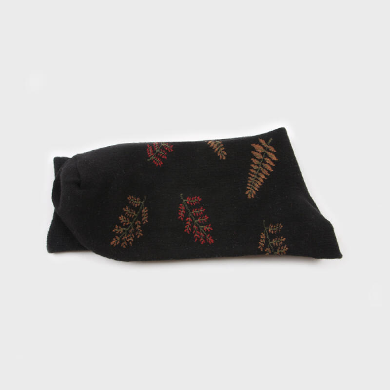 

Maple leaf pattern socks