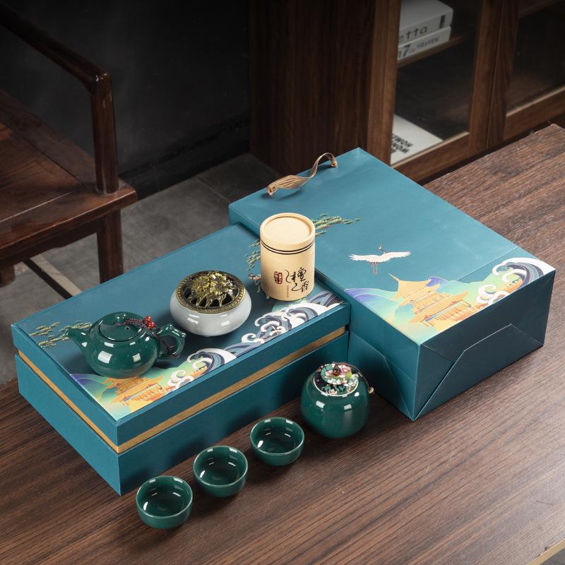 Guochaofeng ceramic tea set will give friends a portable storage gift box with business gifts.