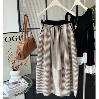 Mid-length Striped Pod Half-body Skirt