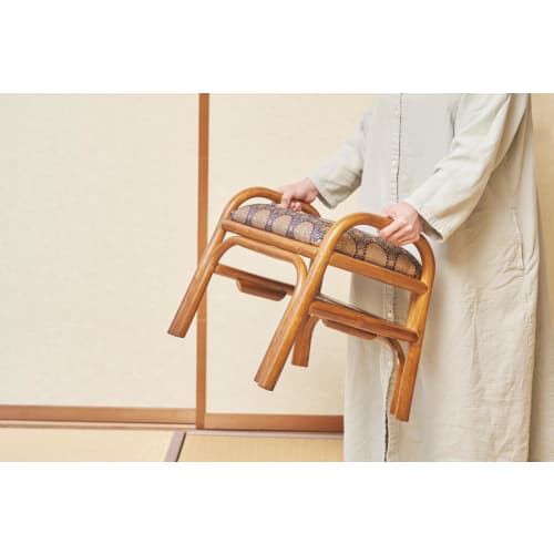 Otake Sangyo OT-14-JP Stackable Rattan Chair for Buddhist Altars, Navy and Gold Brocade Brown, 43x38cm, for Buddhist Memorial Services and Tatami Room