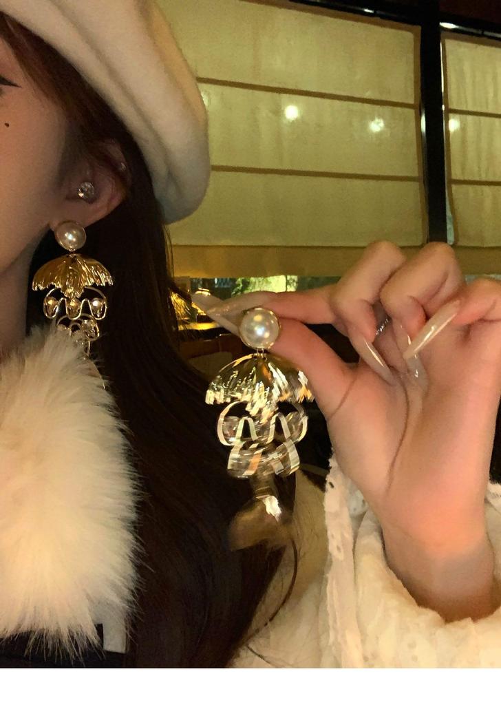 European-American Zirconia Fishtail Tassel Earrings with Pearls - Exaggerated, High-End Light Luxury Design for Women