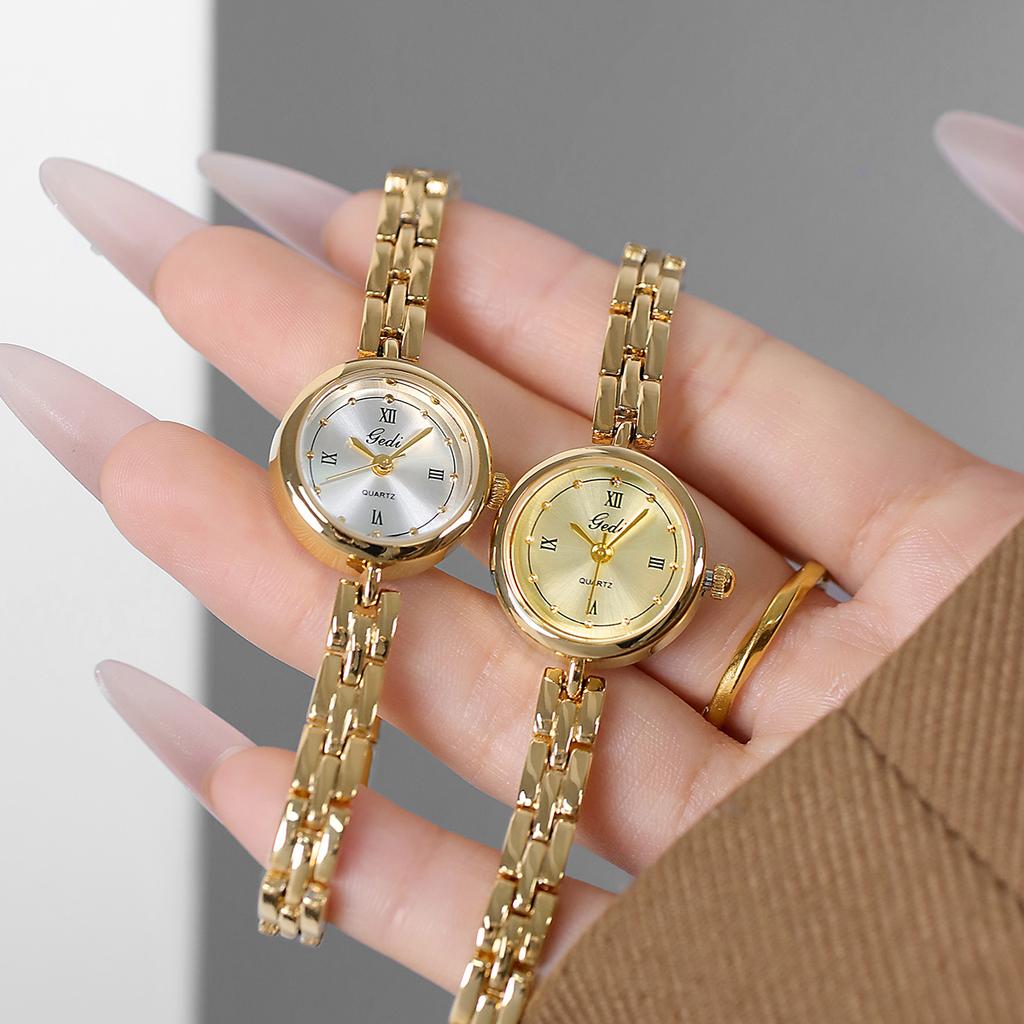 Small Exquisite Retro Student Bracelet Watch Niche High Value Waterproof Alloy Quartz Watch
