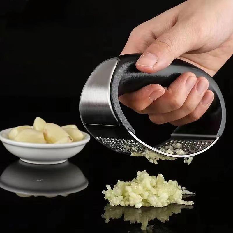 Stainless Steel Garlic Crusher Mud Press Manual Ginger Grinding Chopper Pipe Peeler Mincer for Fruit Vegetables Kitchen Tools
