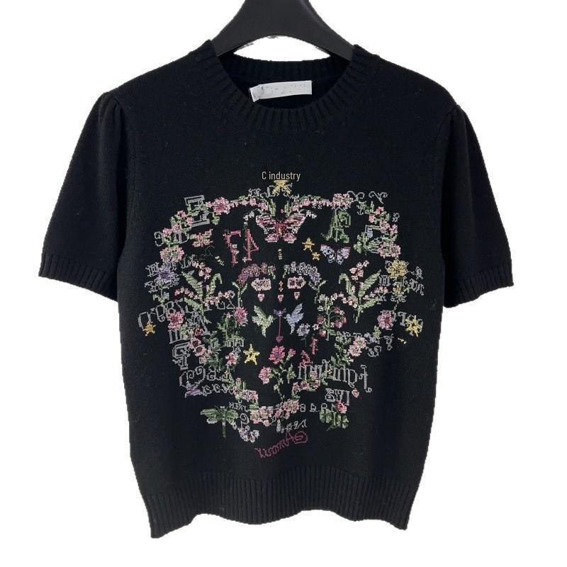 Women's Early Spring Embroidered Round Neck Short Sleeve Knitted Top