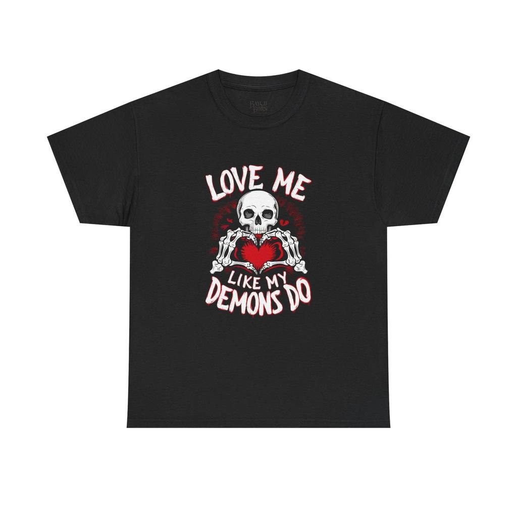 Liebe mich, wie meine Dämonen es tun T-Shirt | Totenkopf hält Herz Grafik
