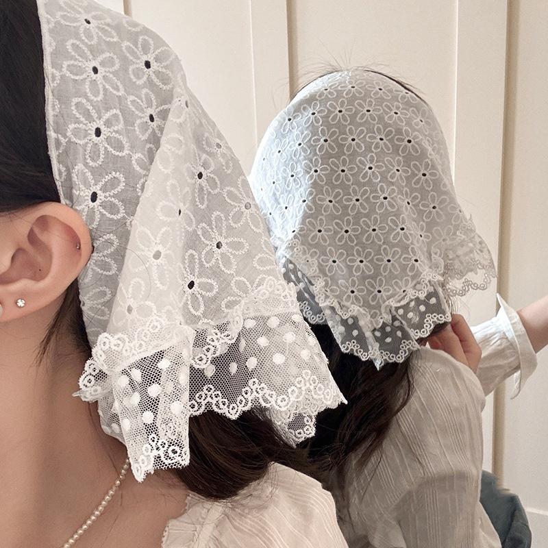 New Hollow Lace Scarf Retro Triangle Headscarf Embroidered Lace Neck Scarf White Lace Up Travel Photo Headband for Women girls