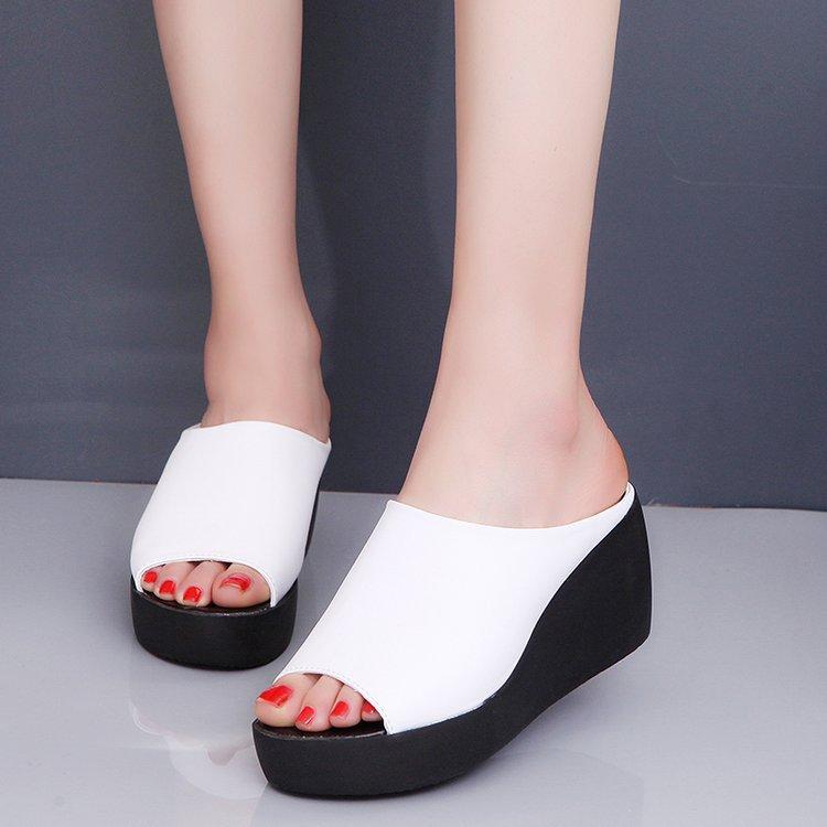 20252025 Direct Batch of New Slope Heel Cool Slippers Women's Summer Muffin Thick-soled Slippers High Heel One-word Cool Slippers Women