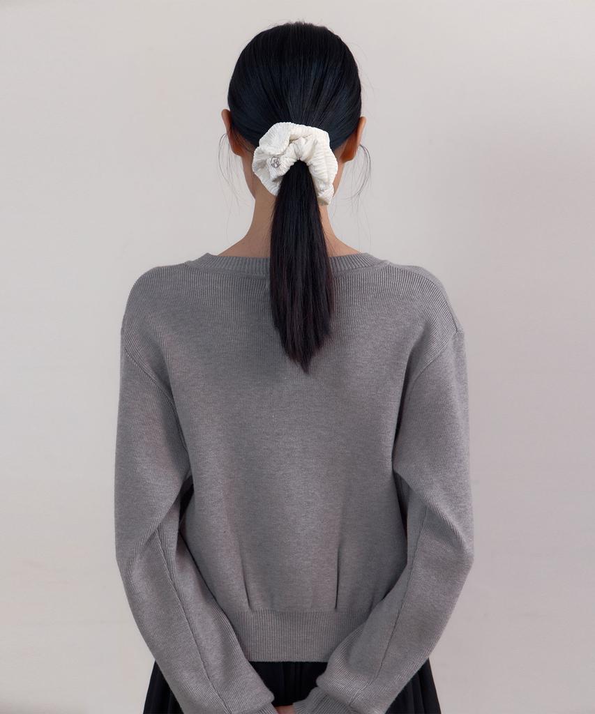 38Comeoncommon Wrinkle Velvet Scrunchie (White)