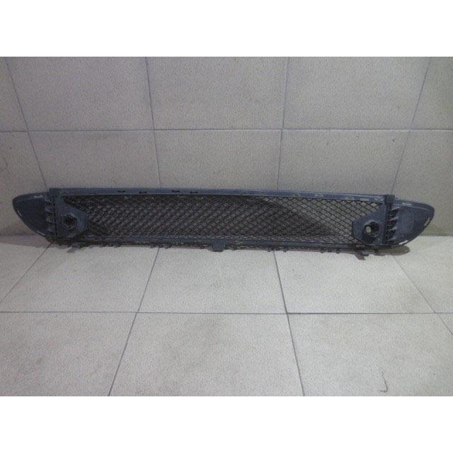 Grilă Inferioară Centrală Plasă Bara Față pentru Mercedes-Benz GLA200 W156