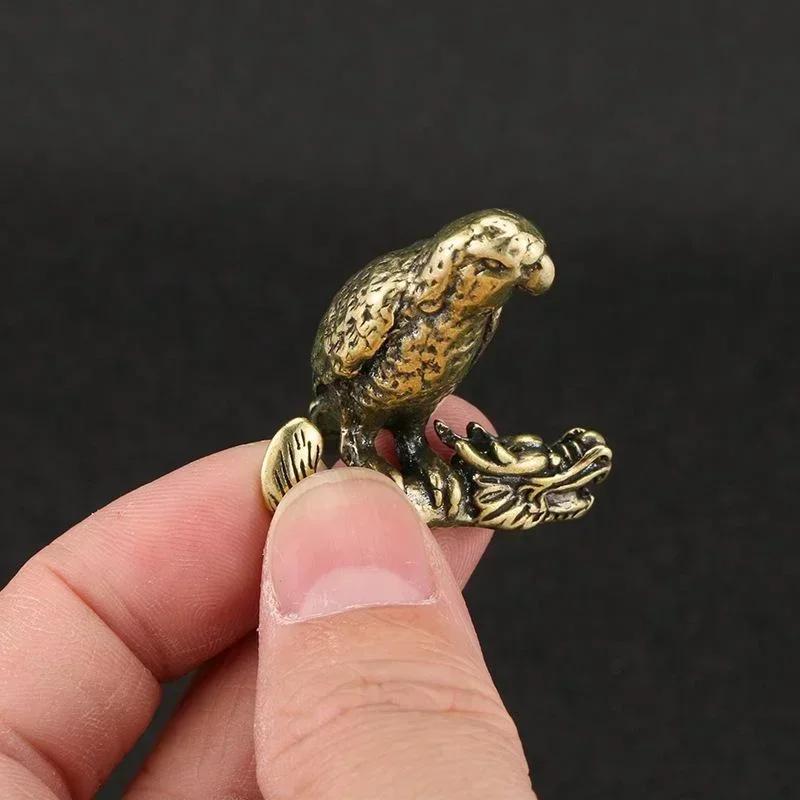 Retro Brass Parrot Catching Dragon Ornament Desktop Study Four Treasures Pen Holder Shelf Home Decoration Crafts Bird Figurines