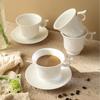 Elegantes geprägtes Keramikbecher-Set