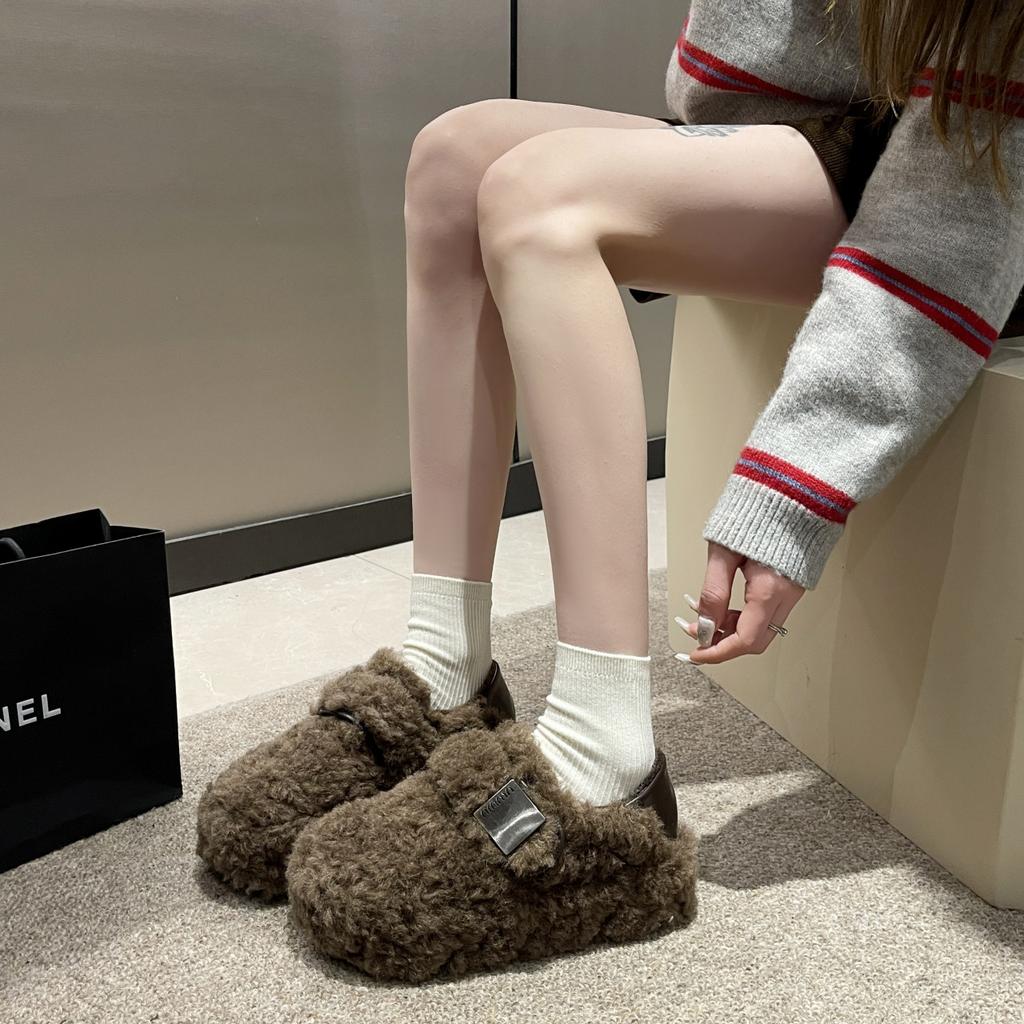 Lamb casual high-end fluffy shoes children's 2025 autumn and winter new outer wear thick-soled one-pedal Doudou cotton shoes