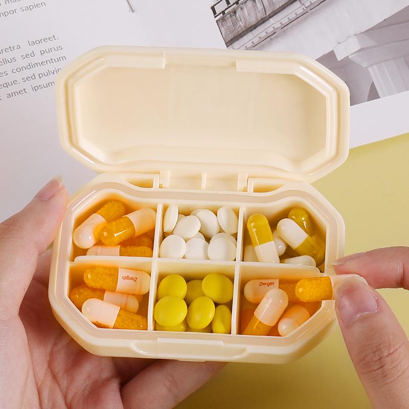 Compact Moisture-Proof Pill Box with Multi-Compartments for Odor Separation and Transparent Medicine Storage
