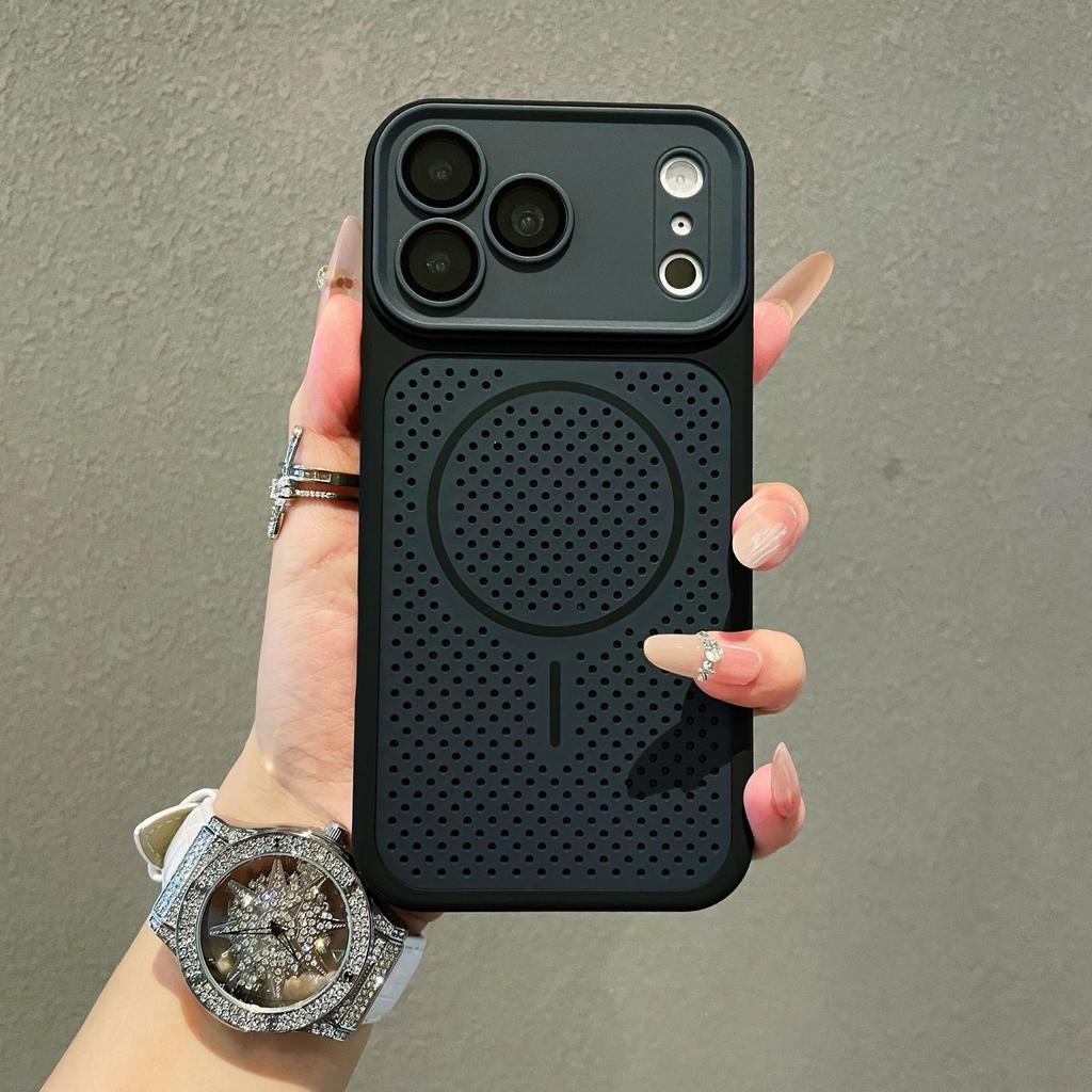 Applicable to Apple 17Promax mobile phone case Bee magnetic suction iPhone16PM mesh cooling 15Pro protective case