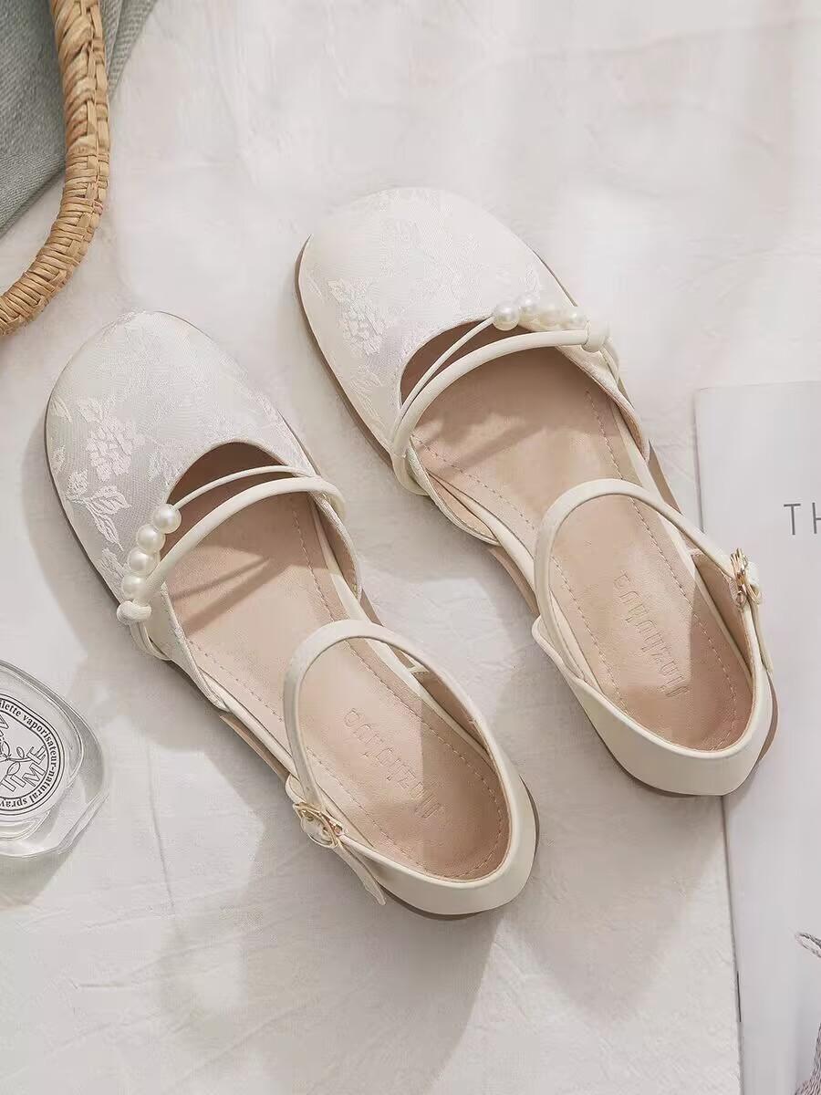 

Fashion versatile bow sandals spring and summer 2025 new comfortable versatile sandals floral edge flat sandals 40