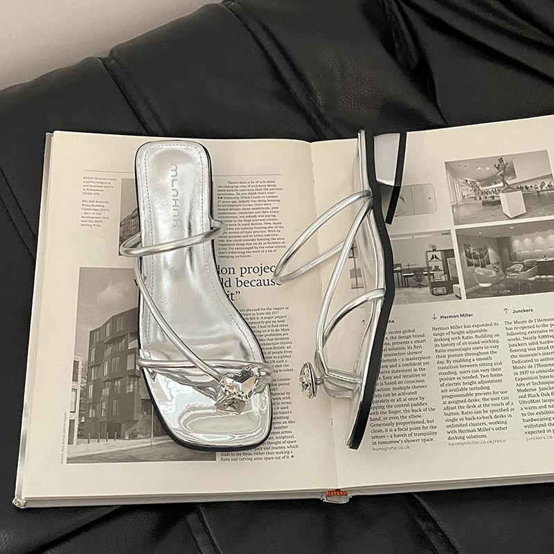 Stylish and simple design sense of rhinestone versatile set toe sandals women's new summer thin belt wear cool slippers