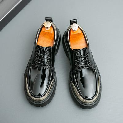 2025 Herren Glattlack Brogues Schuhe Modische Oxford Schuhe mit dicker Sohle und Metallbesatz Runde Zehenpartie Schnürschuhe Freizeitschuhe