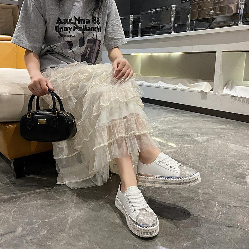 Internet celebrities with the same women's casual shoes 2025 new fashion rhinestone sewn shoes flat non-slip low-top women's shoes