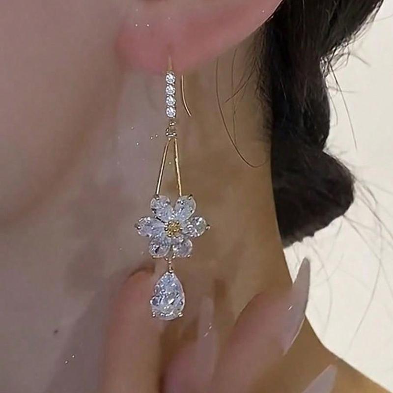1pair Crystal Water Drop & Zirconia Flower Earrings Stylish Women's Decorative Earrings For Everyday Parties, Proms, Dinners, Commutes, Colleges