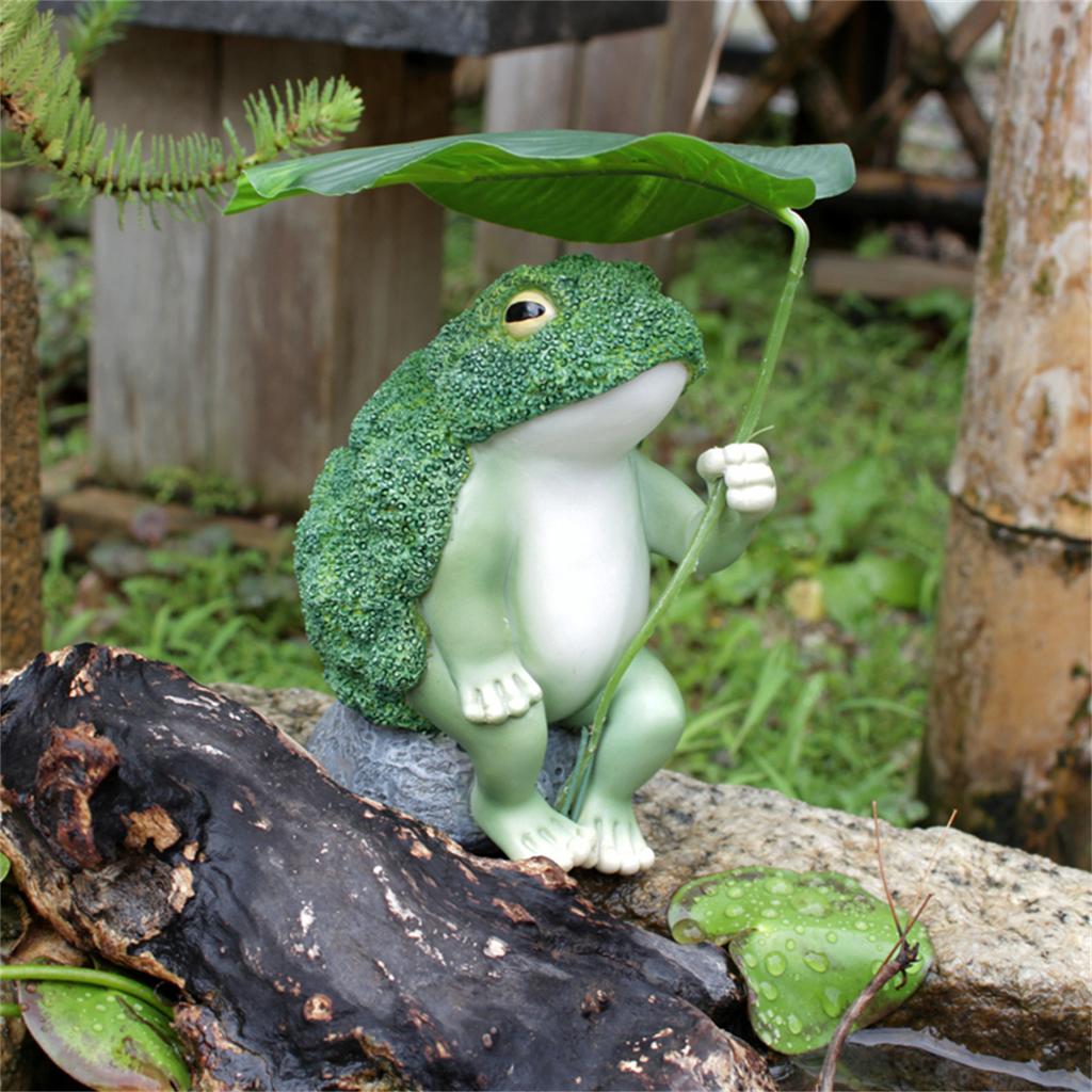 A sitting frog resin ornament, suitable for garden scene arrangement of animal ornaments, home decoration ornaments, green veget